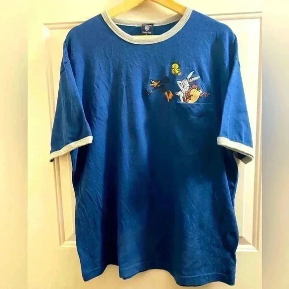 Warner‎ Brothers Lonney Tunes T-Shirt blue Large with front pocket - Picture 1 of 9